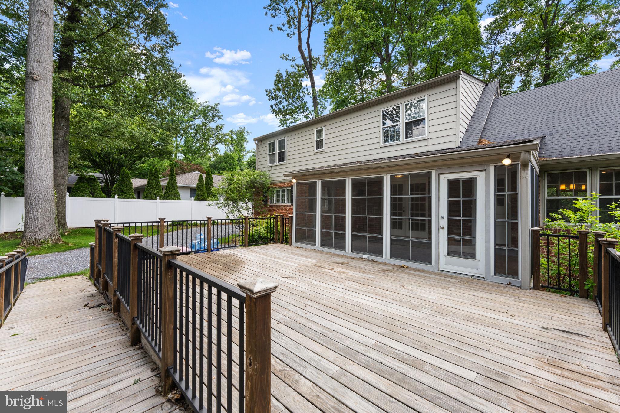 ROCKVILLE OUTSIDE - Commercial Sale