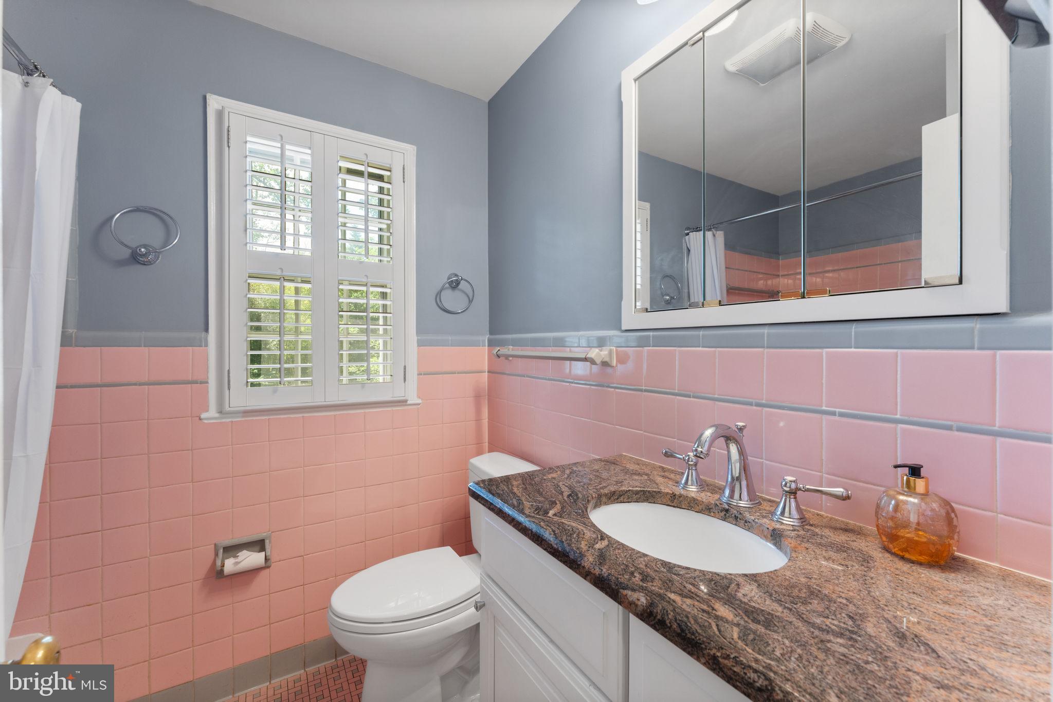 ROCKVILLE OUTSIDE - Commercial Sale