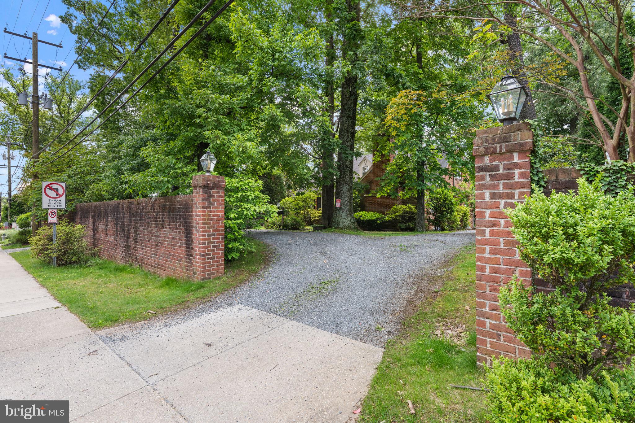 ROCKVILLE OUTSIDE - Commercial Sale