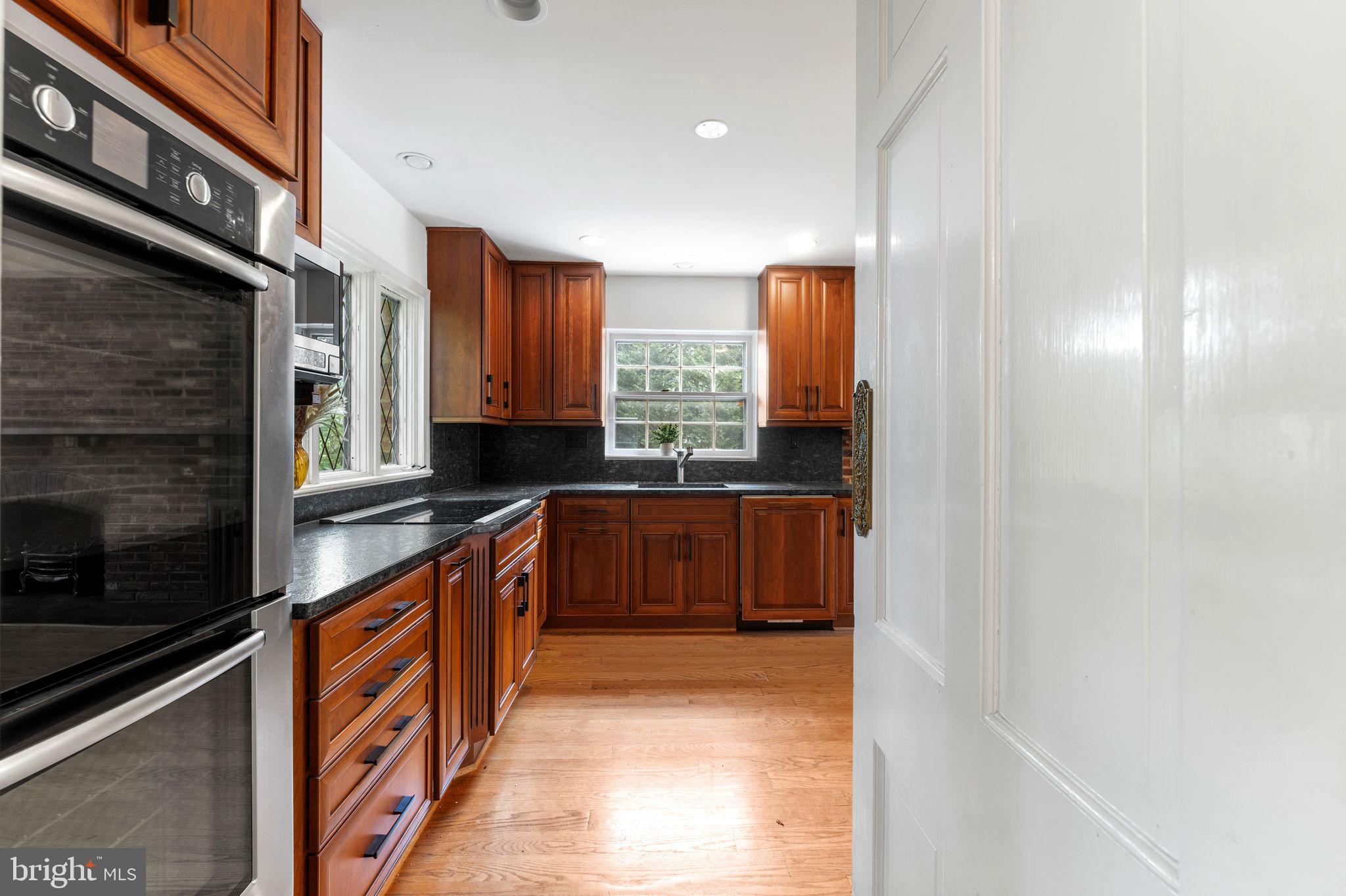 ROCKVILLE OUTSIDE - Commercial Sale