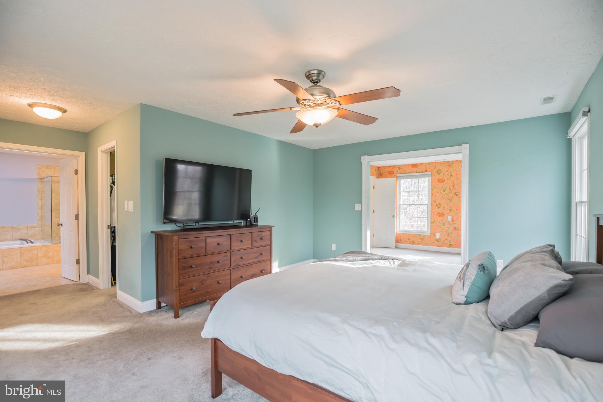 WHITEHALL - Residential