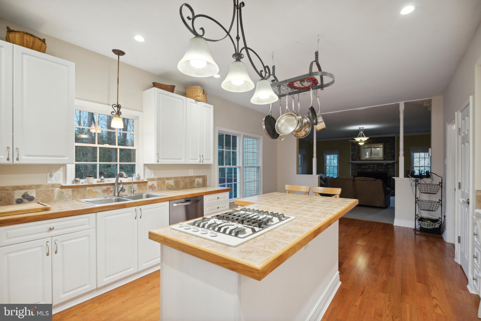 WHITEHALL - Residential