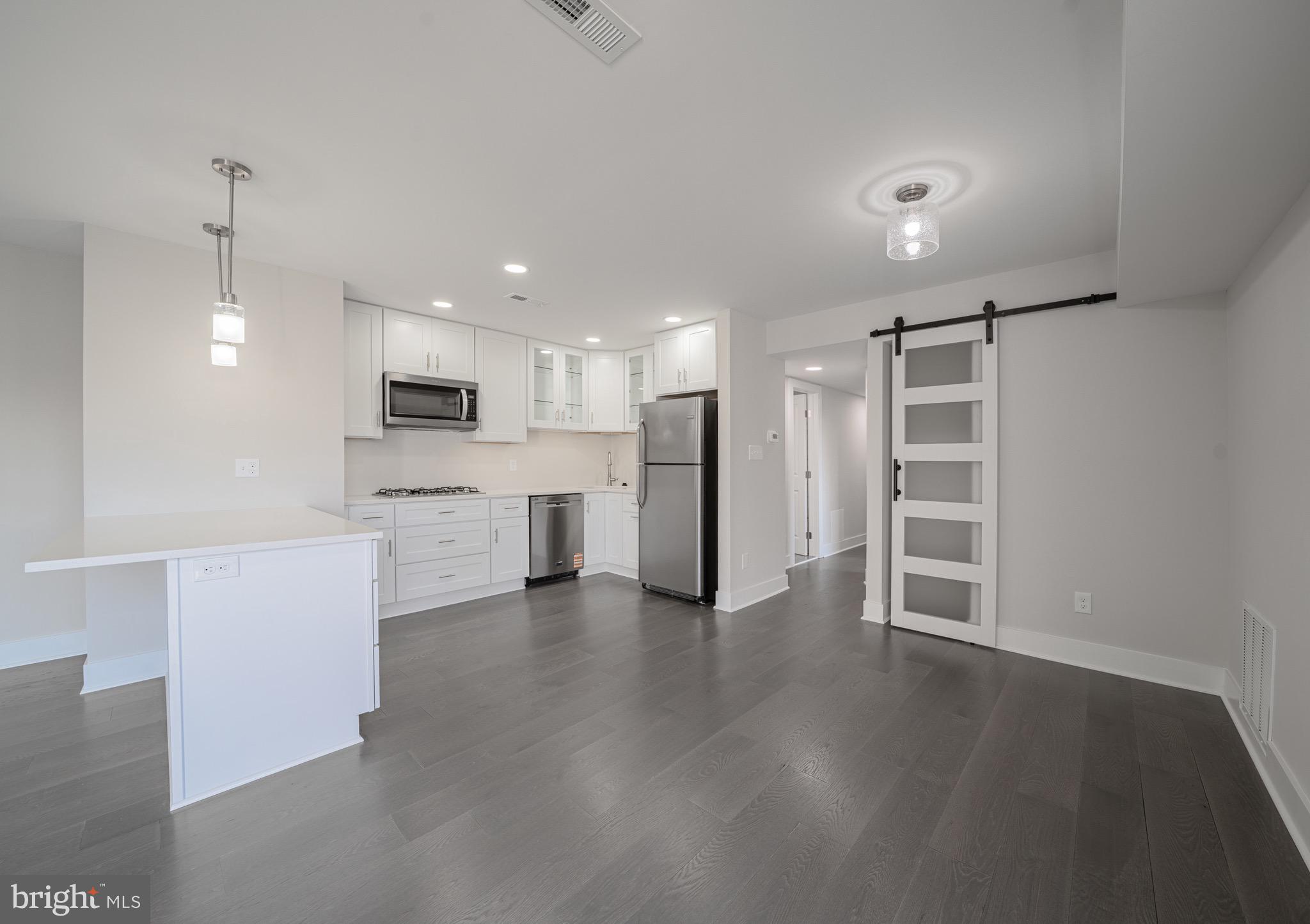 HUNTCREST CONDOMINIUM - Residential