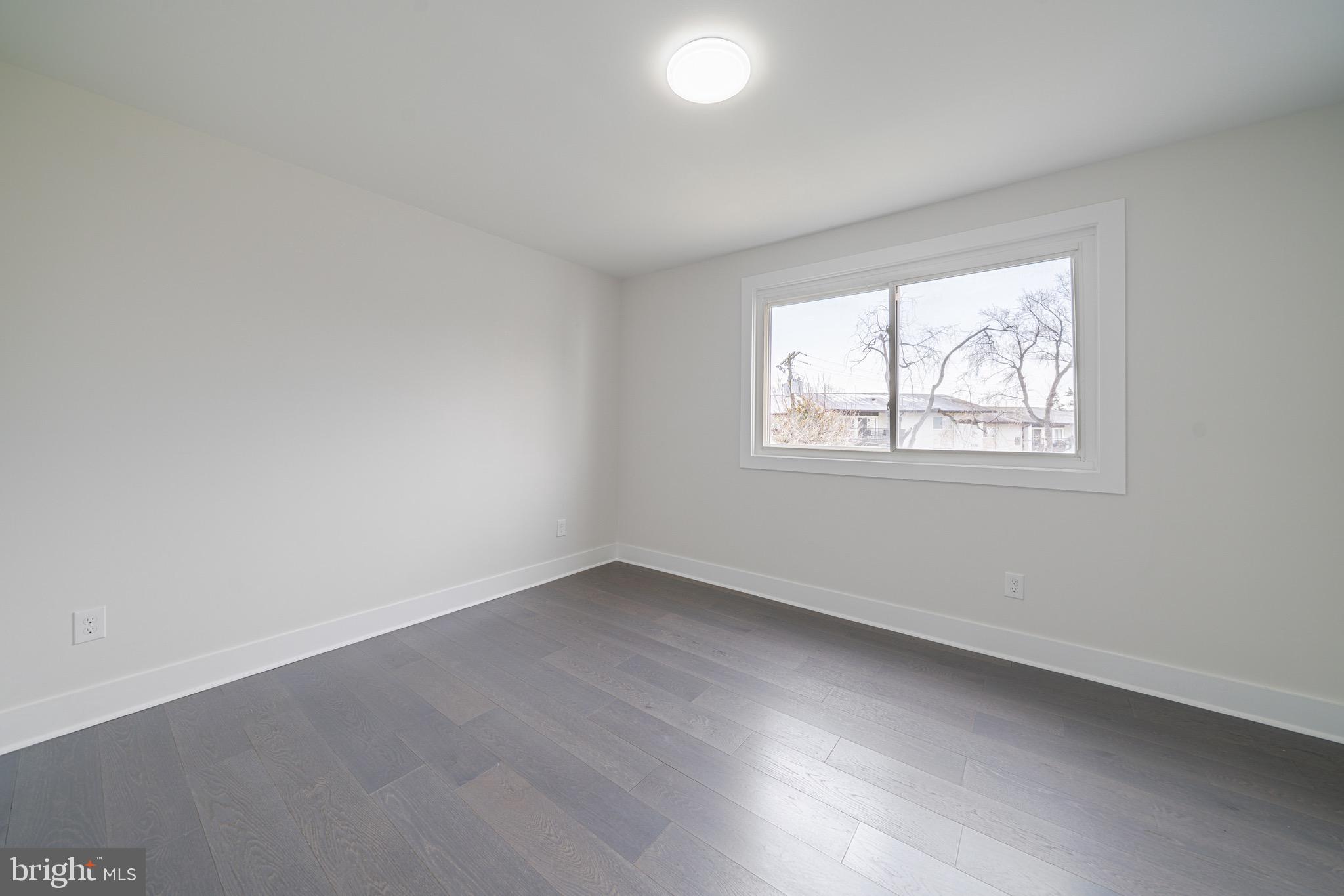 HUNTCREST CONDOMINIUM - Residential