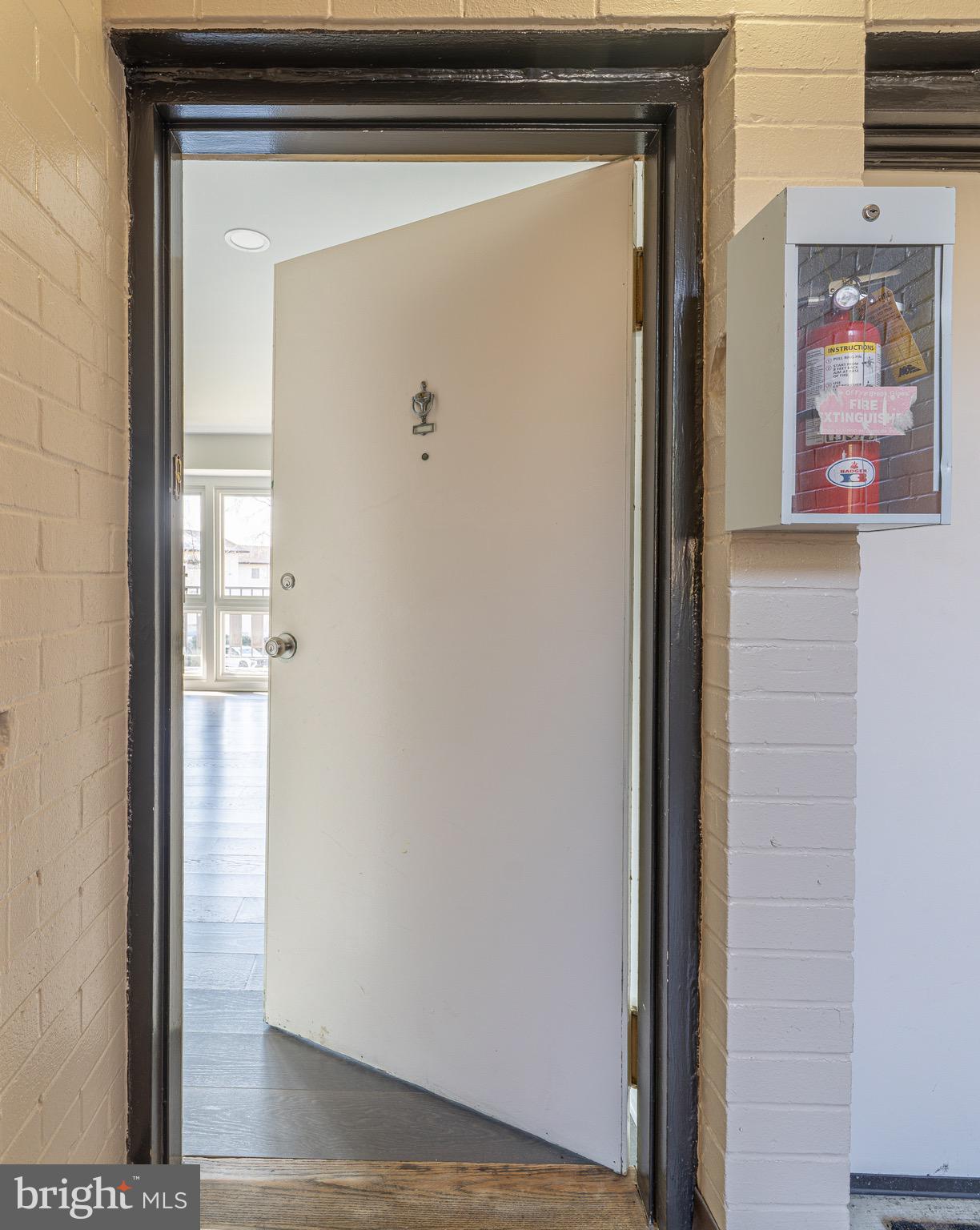 HUNTCREST CONDOMINIUM - Residential