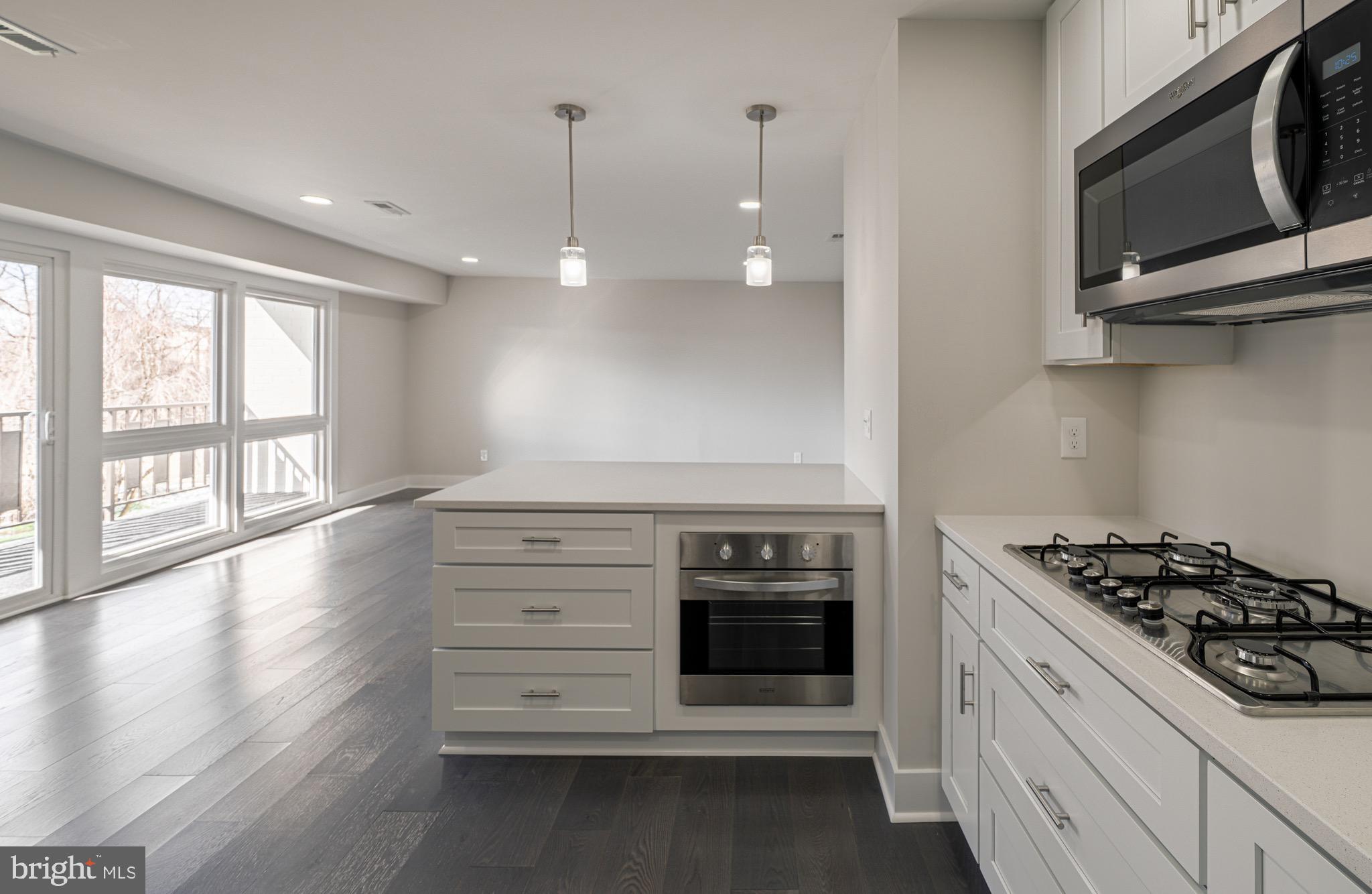 HUNTCREST CONDOMINIUM - Residential