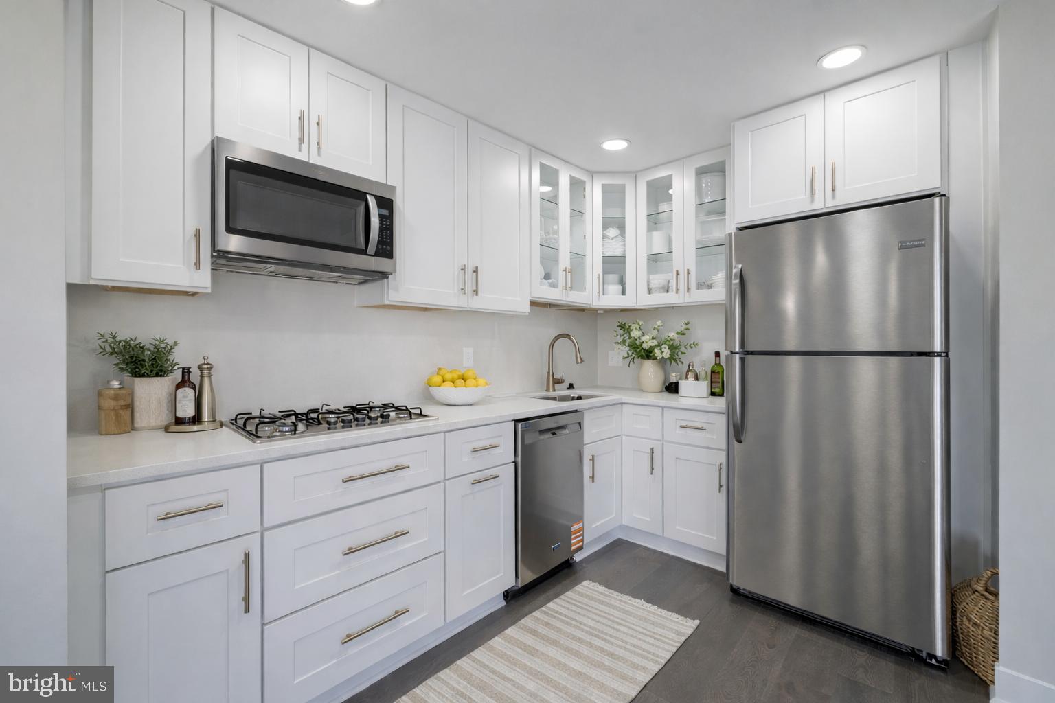 HUNTCREST CONDOMINIUM - Residential