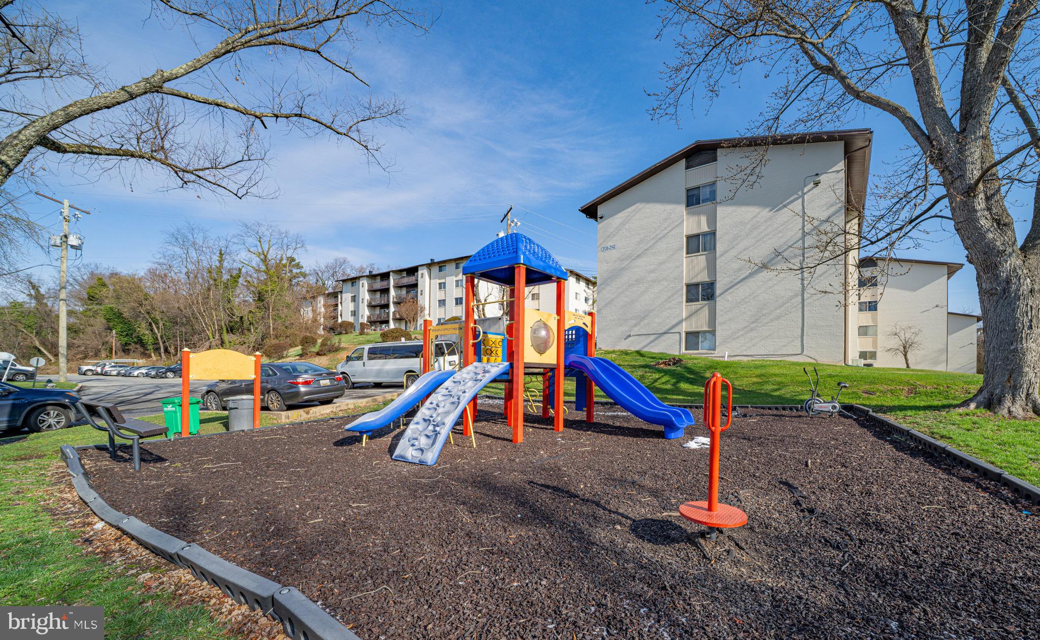 HUNTCREST CONDOMINIUM - Residential