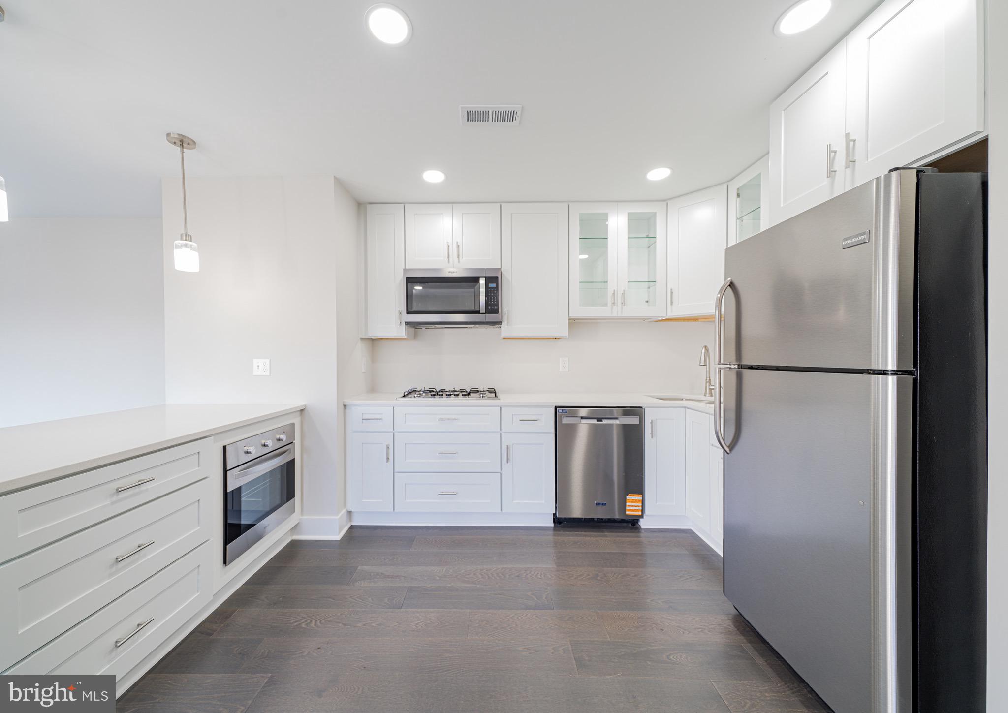 HUNTCREST CONDOMINIUM - Residential