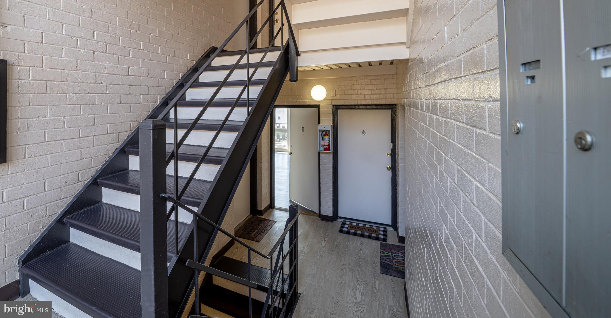 HUNTCREST CONDOMINIUM - Residential