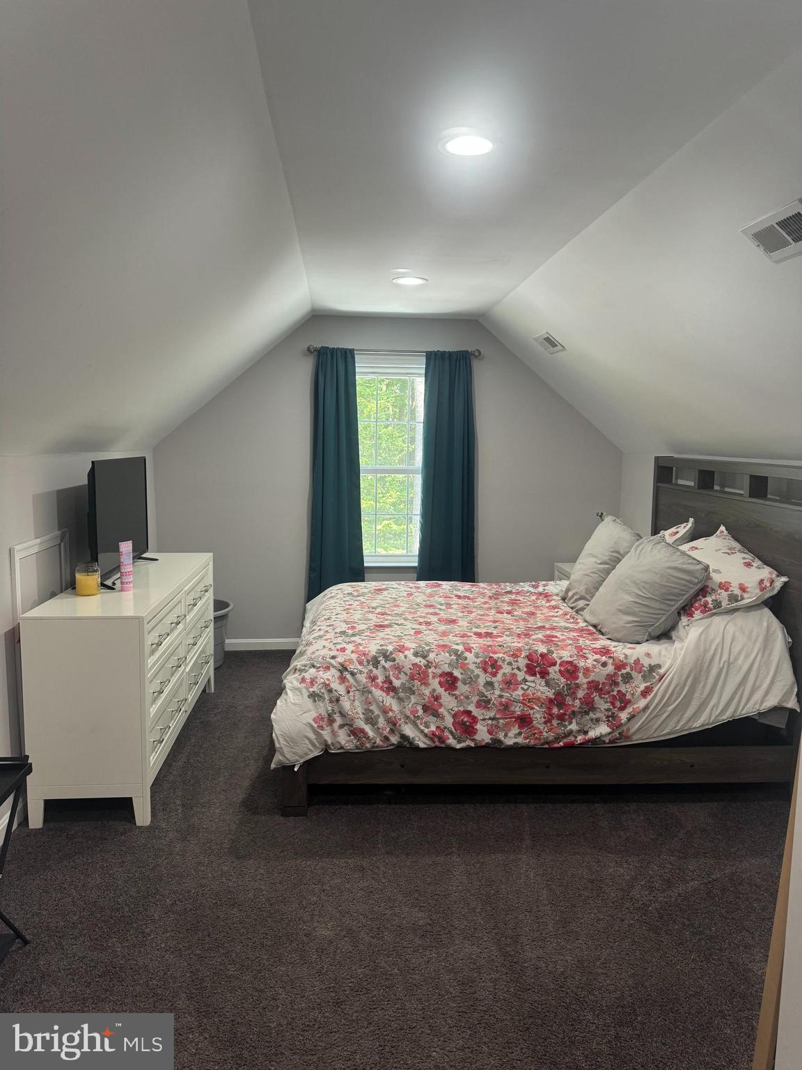 LAKERIDGE ESTATES - Residential