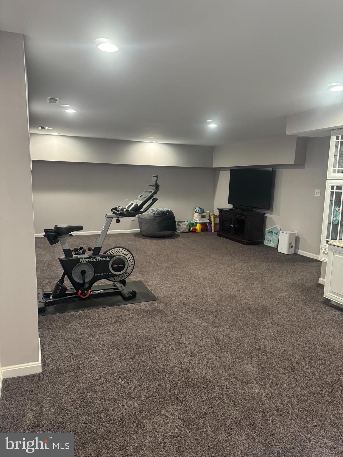 LAKERIDGE ESTATES - Residential
