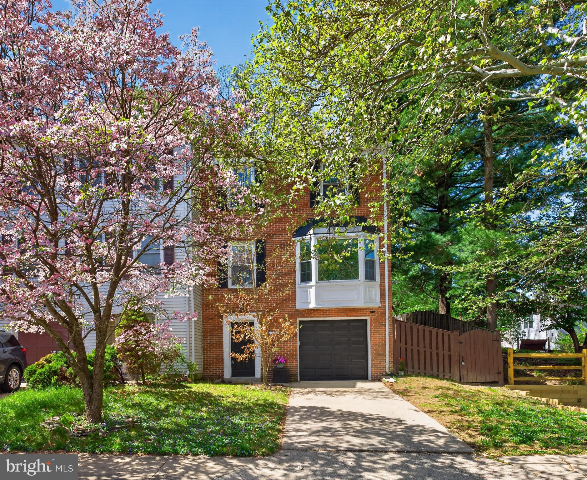 WOODLAND HILLS - Residential