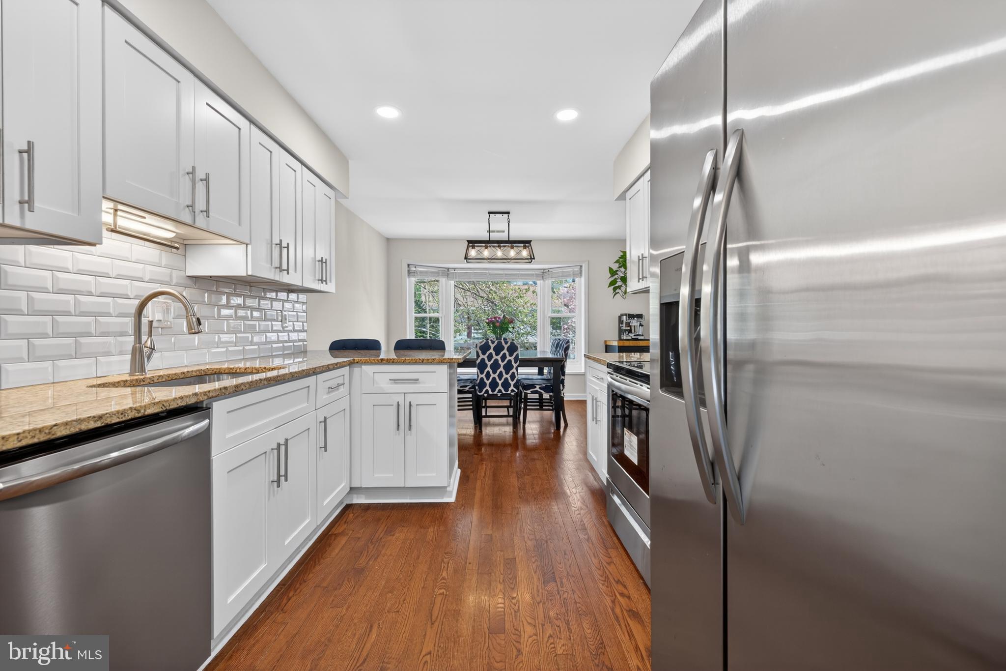 WOODLAND HILLS - Residential
