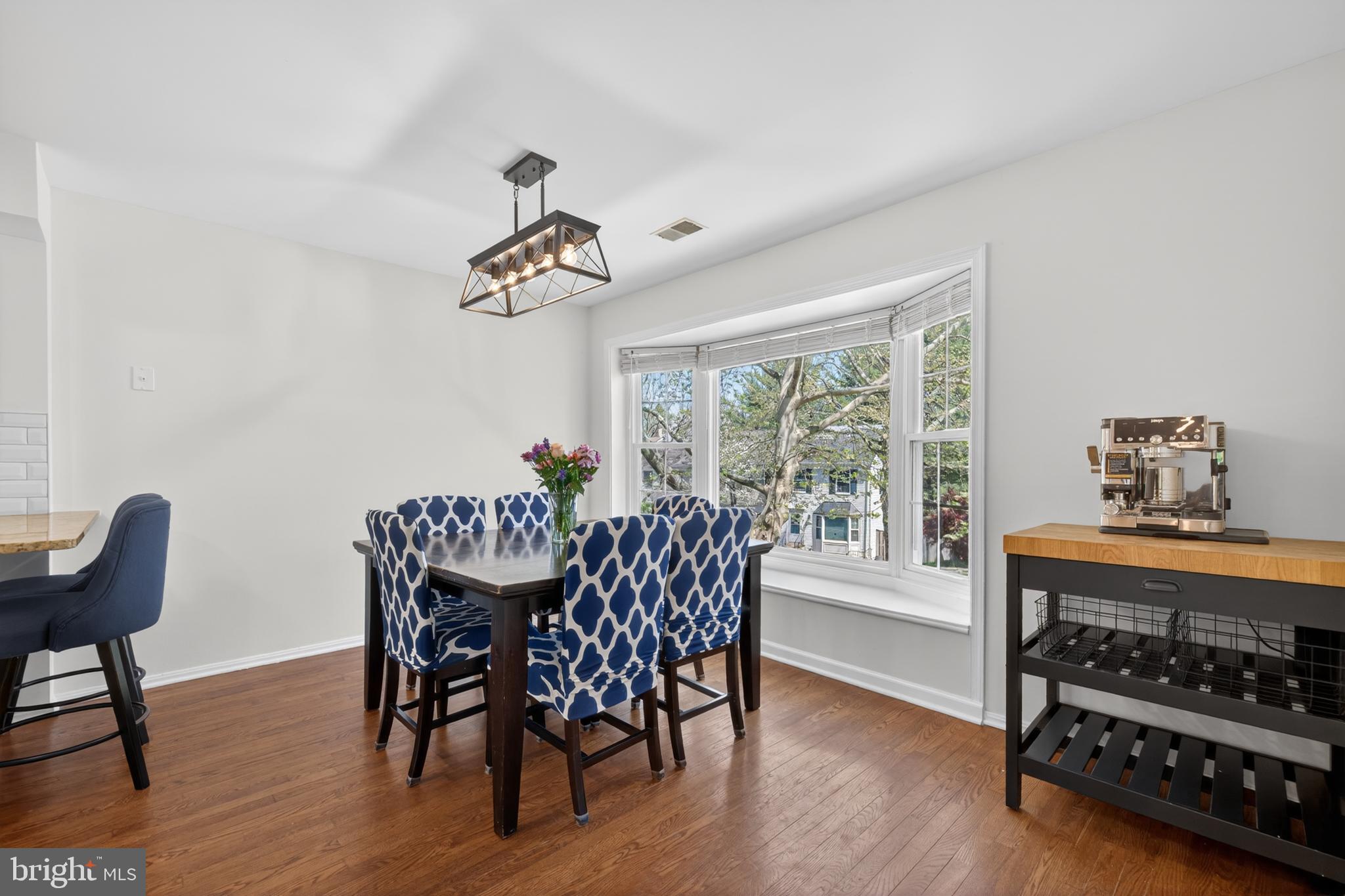 WOODLAND HILLS - Residential