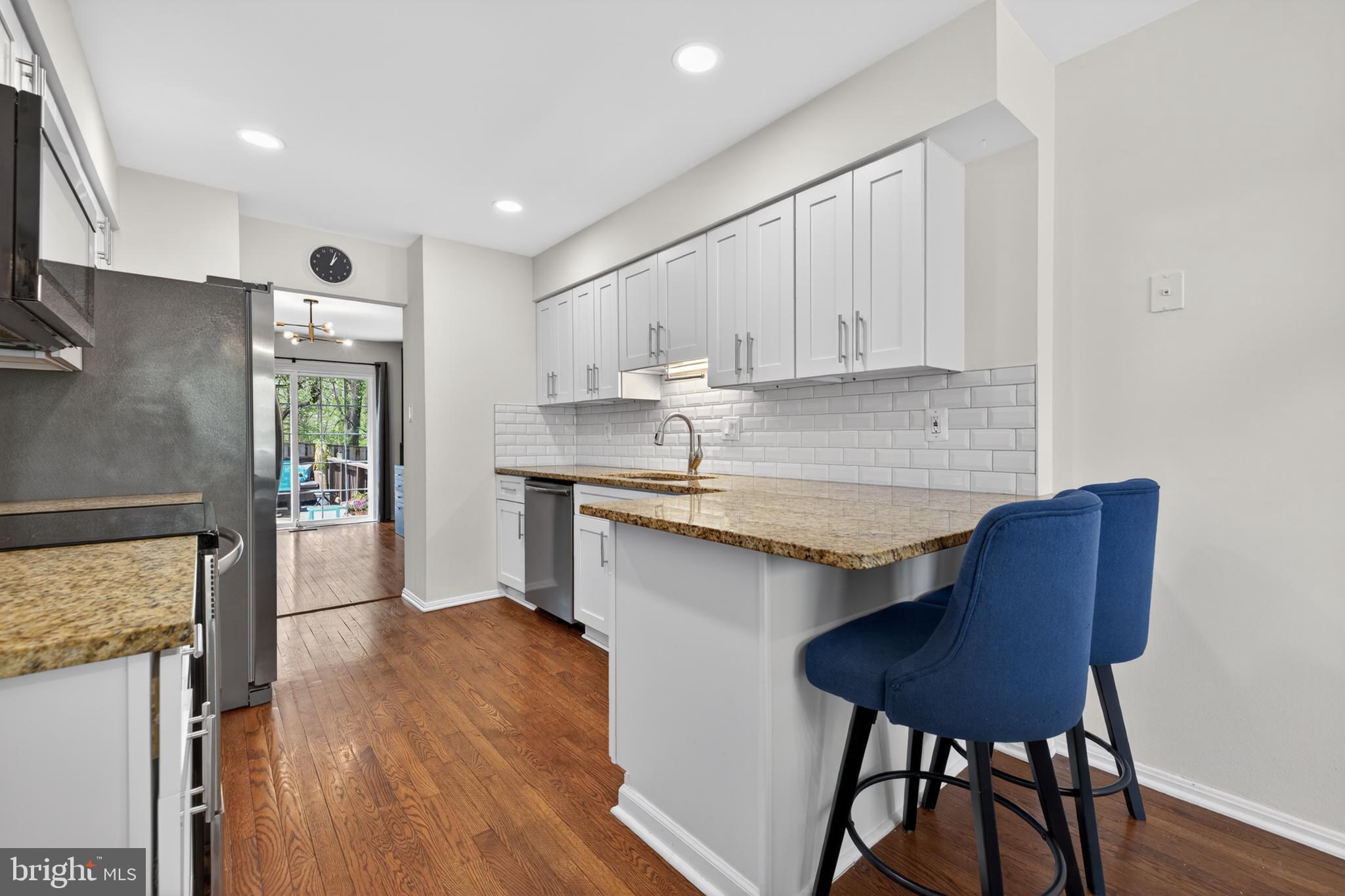 WOODLAND HILLS - Residential