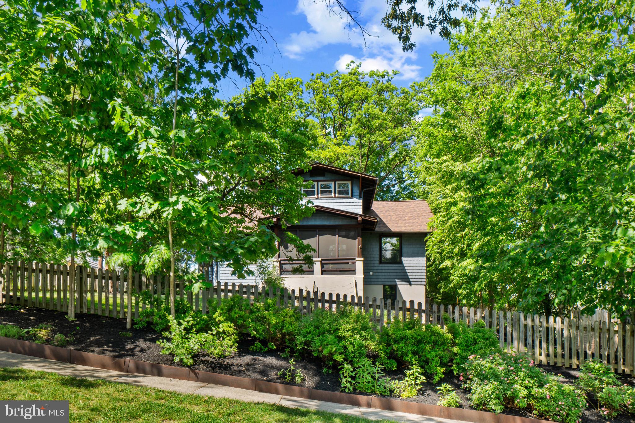 LAURAVILLE HISTORIC DISTRICT - Residential