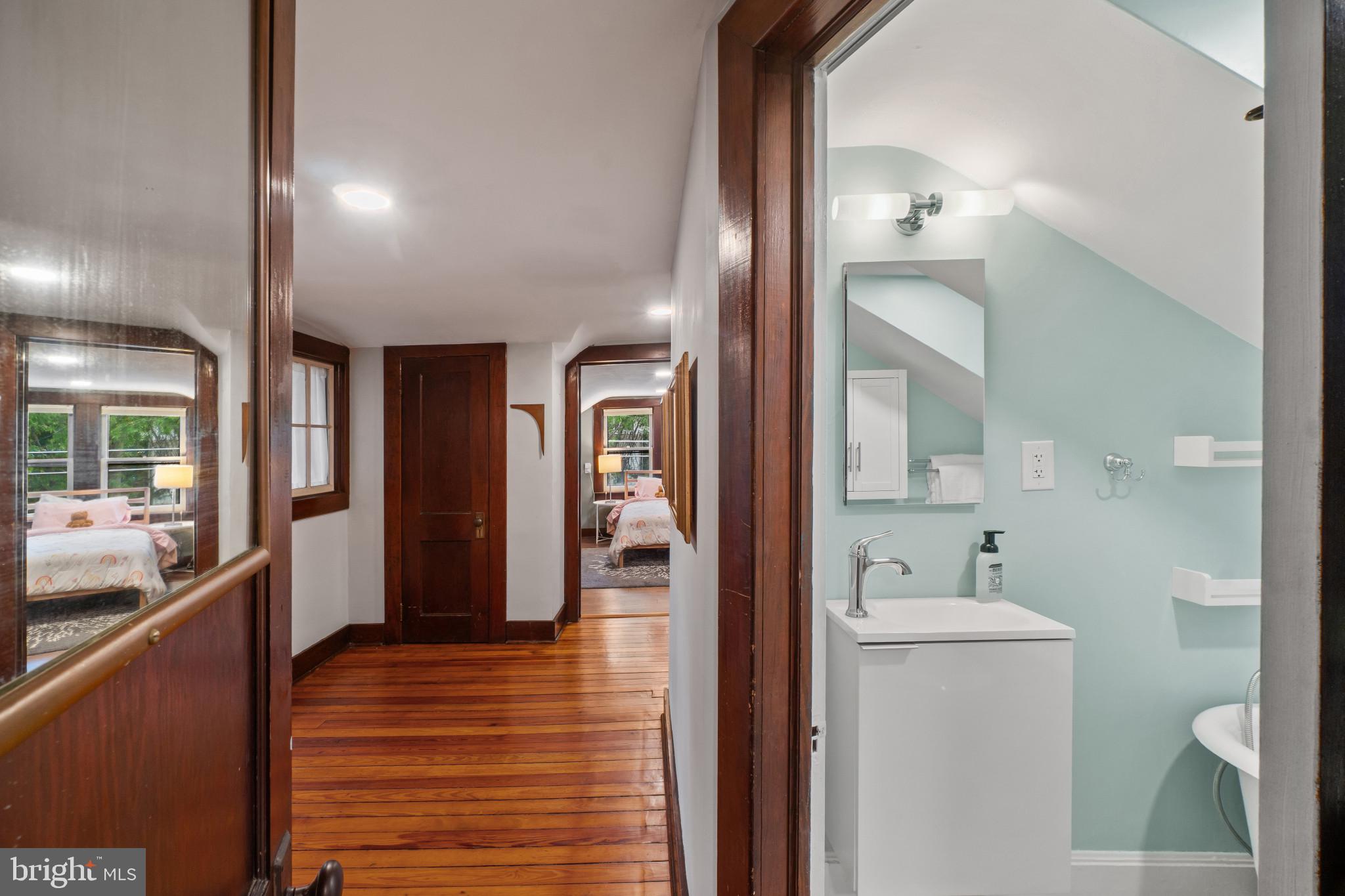 LAURAVILLE HISTORIC DISTRICT - Residential