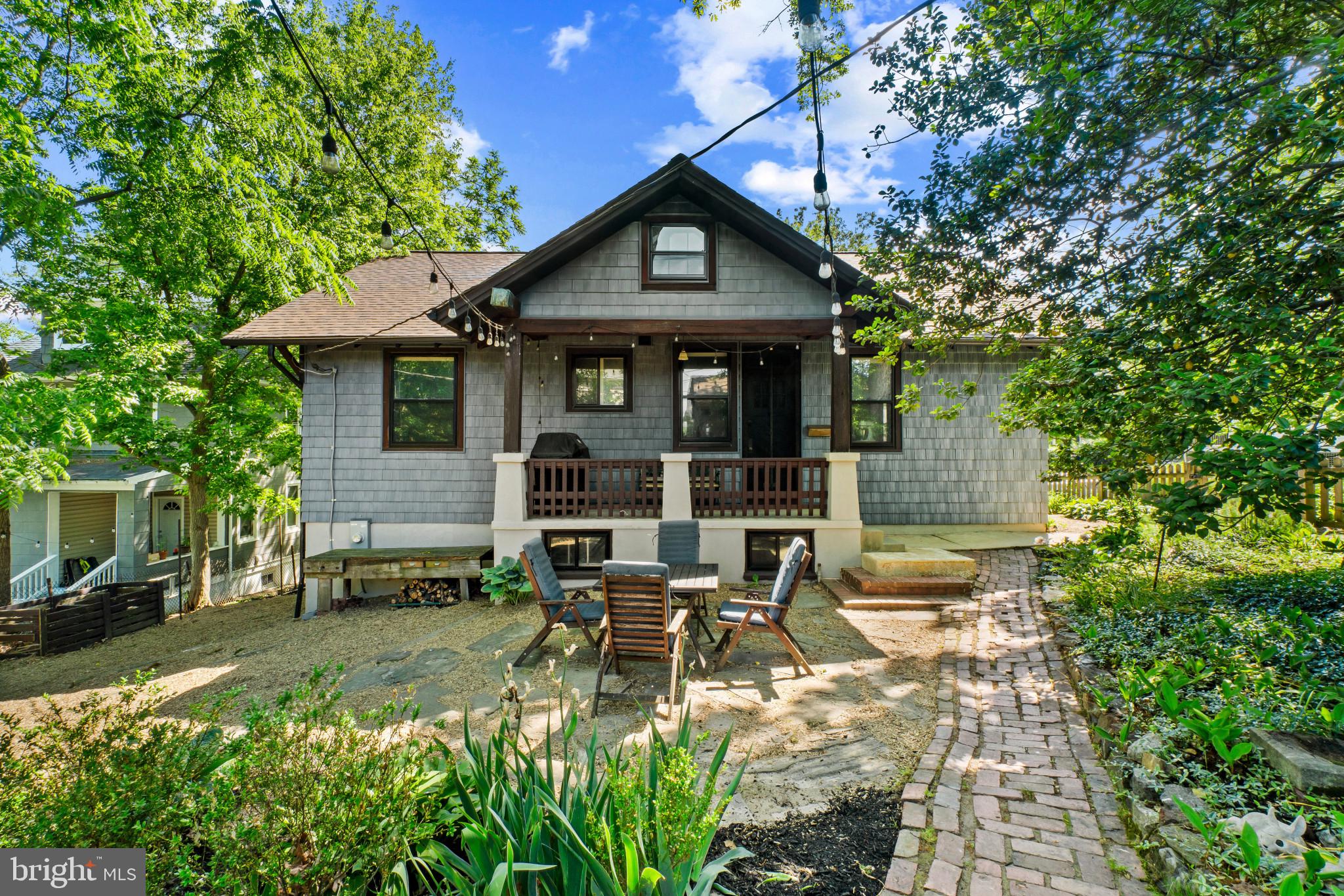 LAURAVILLE HISTORIC DISTRICT - Residential