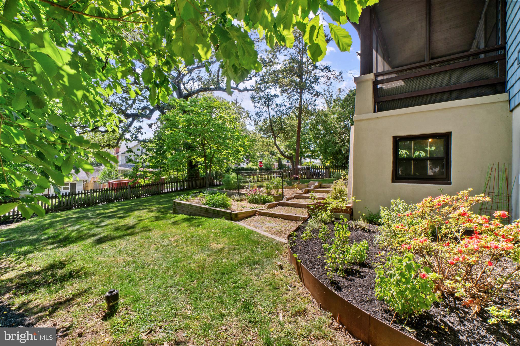 LAURAVILLE HISTORIC DISTRICT - Residential