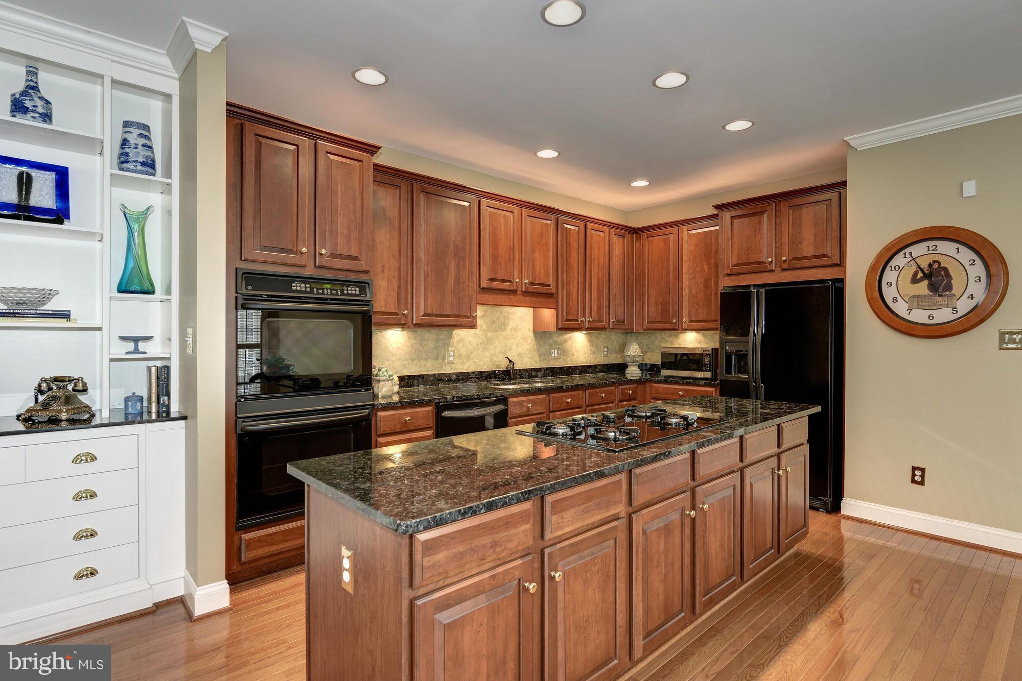 MCLEAN VILLAGE - Residential
