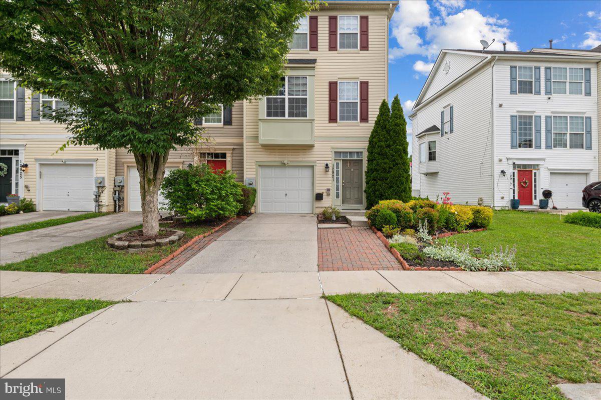COLLEGIATE ACRES - Residential