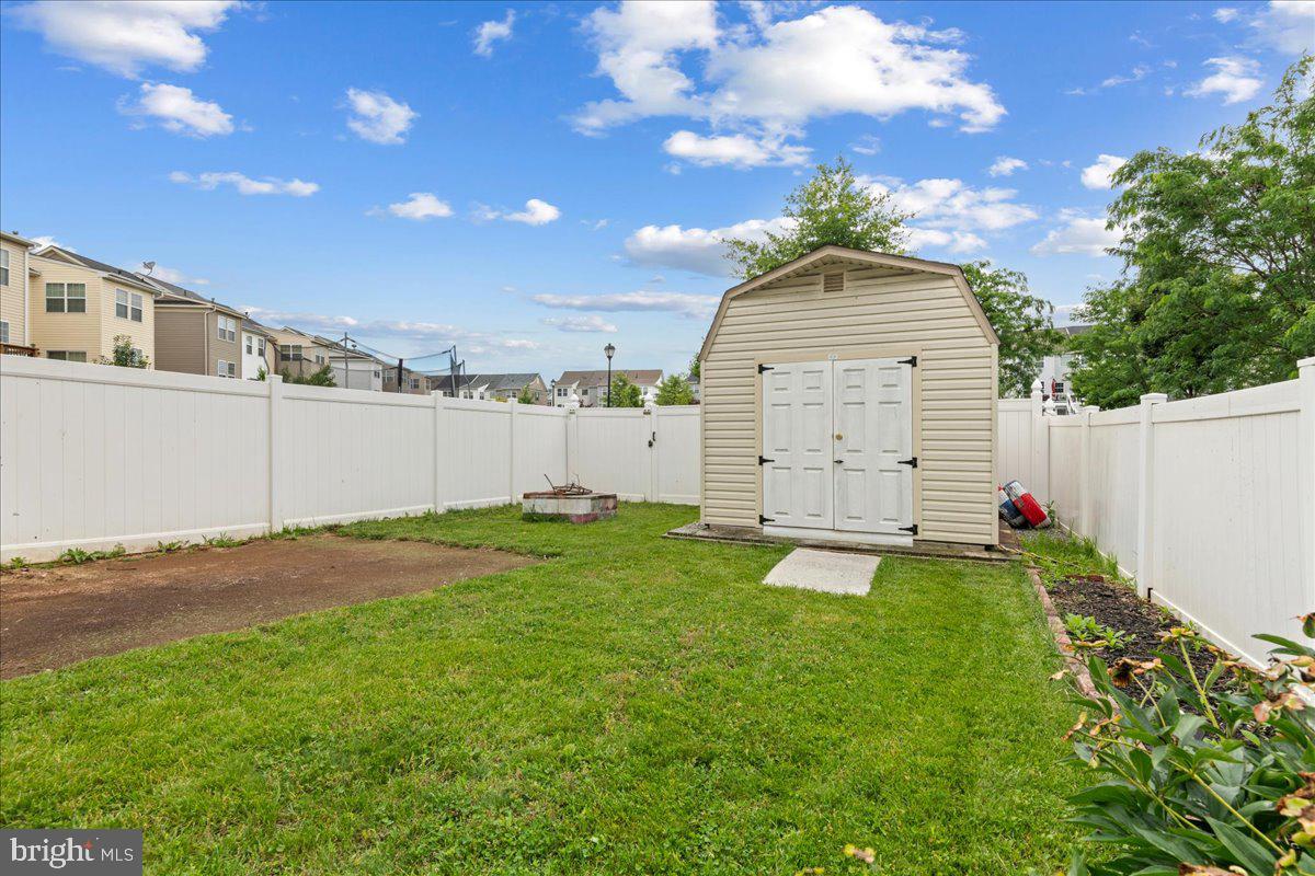 COLLEGIATE ACRES - Residential