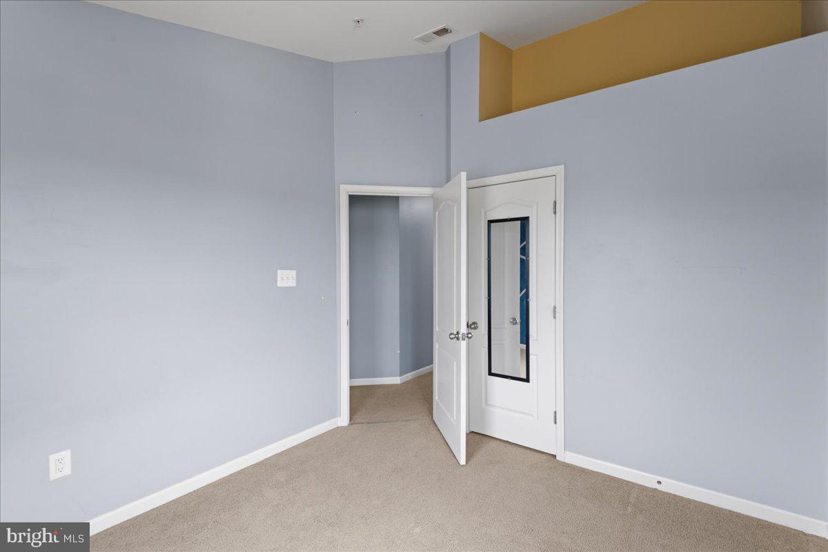 COLLEGIATE ACRES - Residential