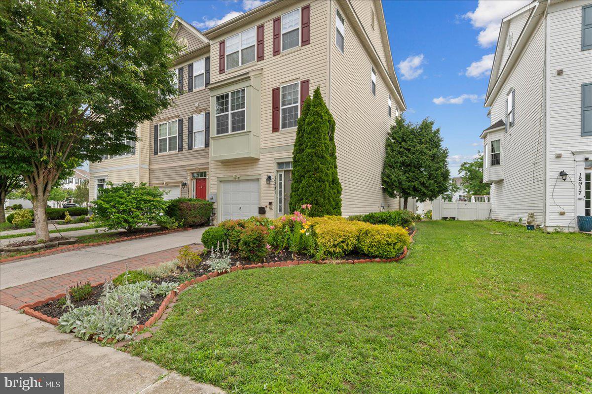 COLLEGIATE ACRES - Residential