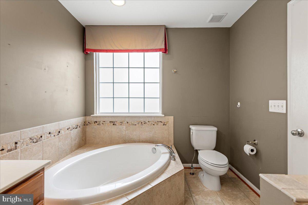 COLLEGIATE ACRES - Residential