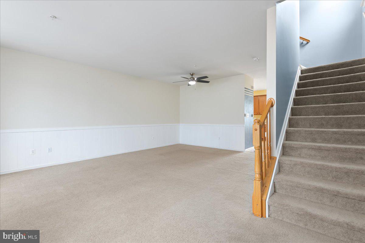 COLLEGIATE ACRES - Residential