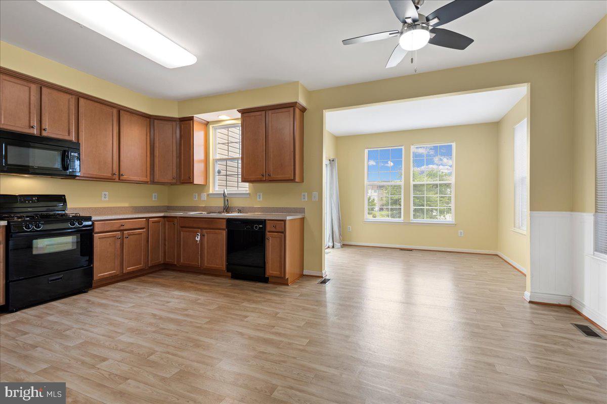 COLLEGIATE ACRES - Residential