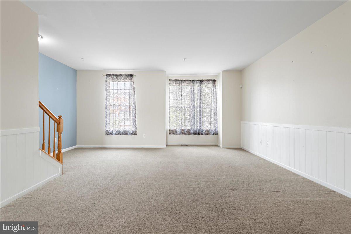 COLLEGIATE ACRES - Residential
