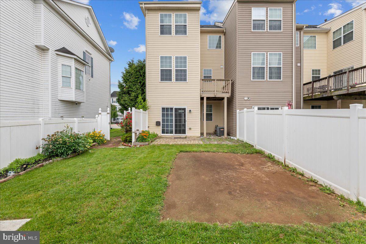 COLLEGIATE ACRES - Residential