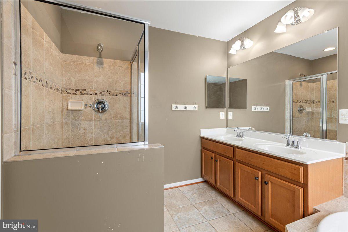 COLLEGIATE ACRES - Residential