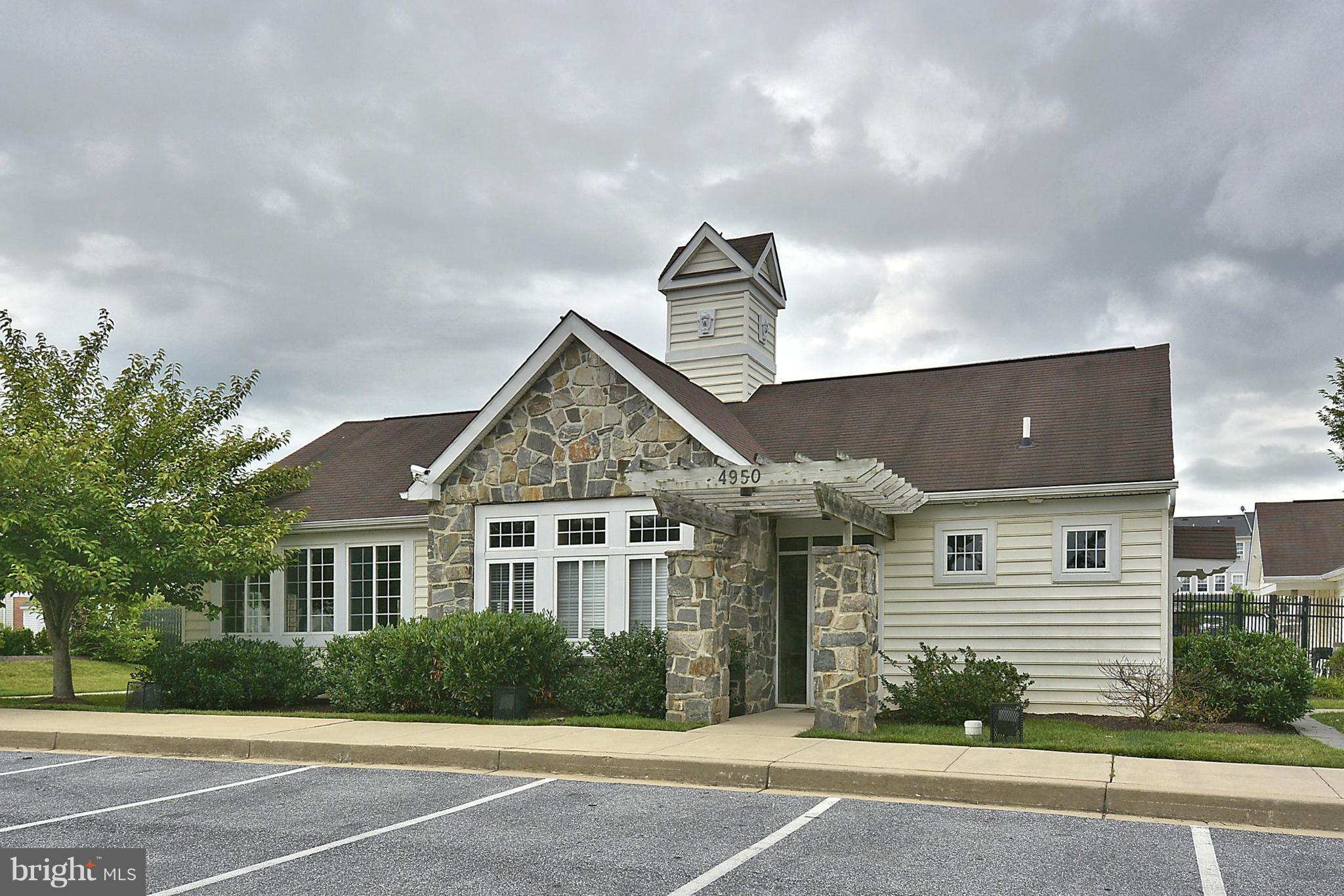 WELLINGTON TRACE - Residential