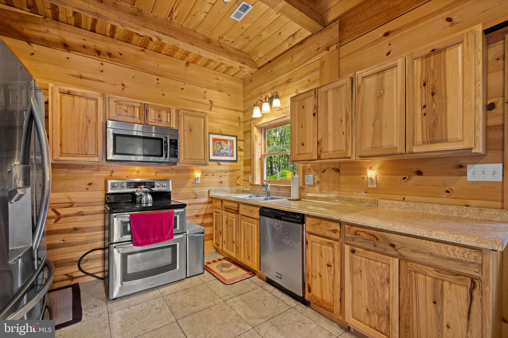 BEAVER DAM WOODS - Residential