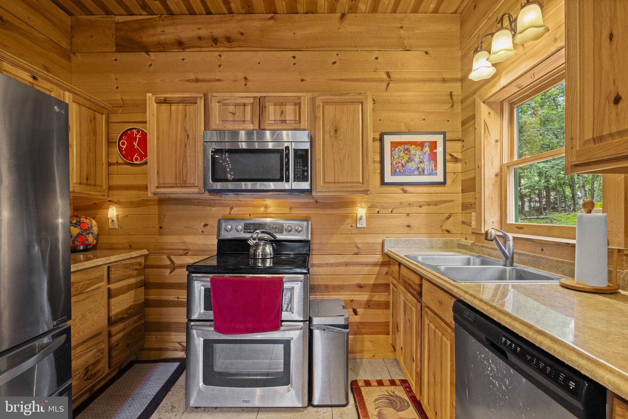 BEAVER DAM WOODS - Residential