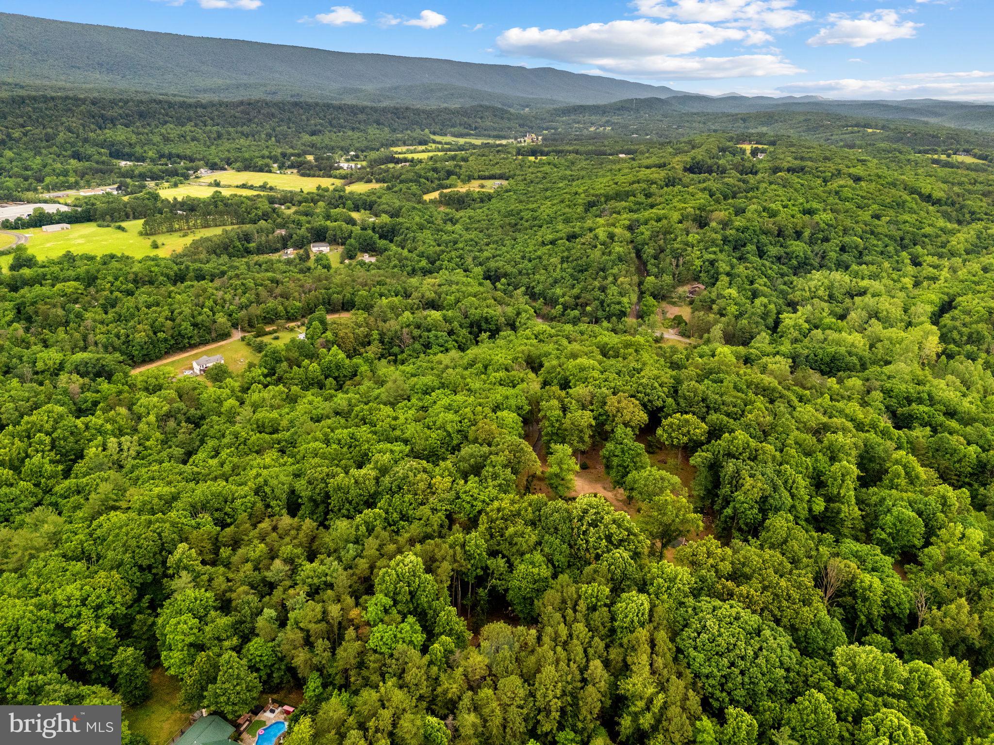 BEAVER DAM WOODS - Residential