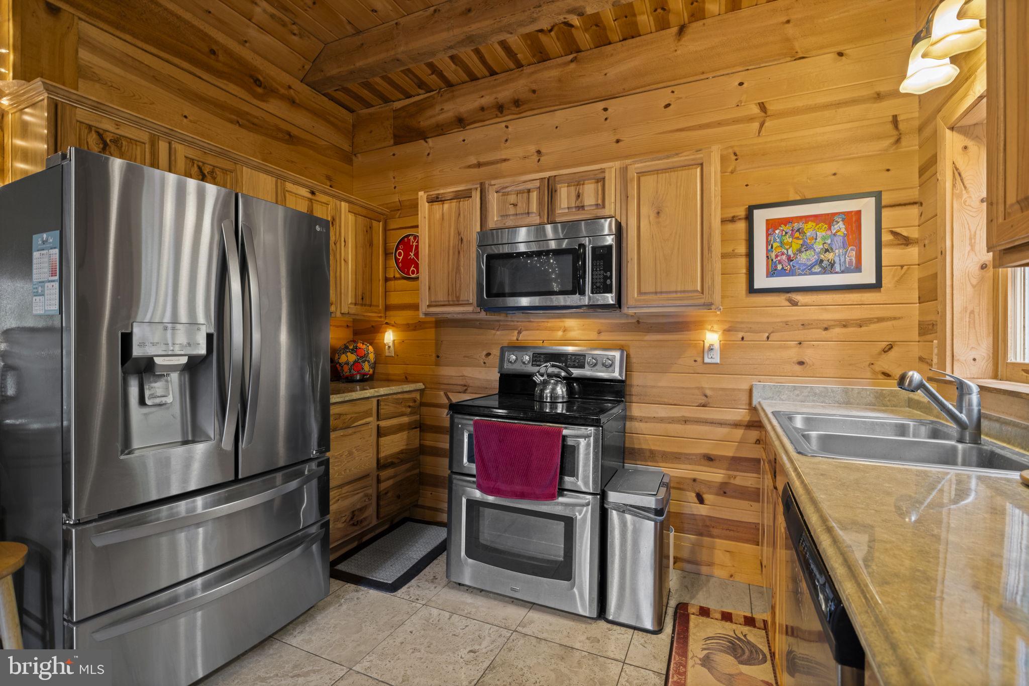 BEAVER DAM WOODS - Residential