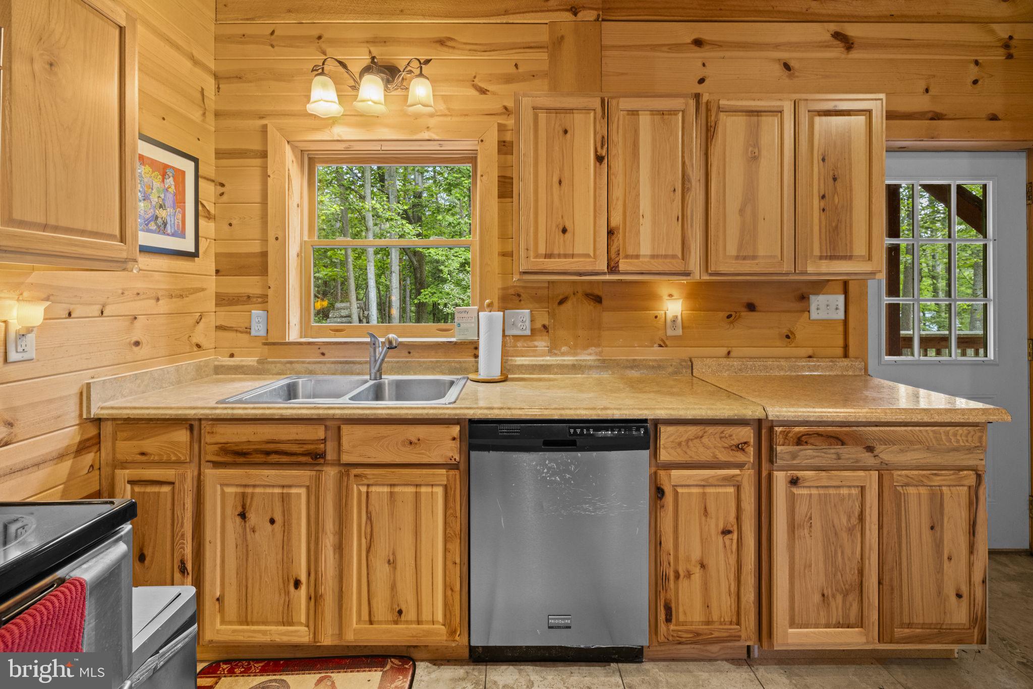 BEAVER DAM WOODS - Residential
