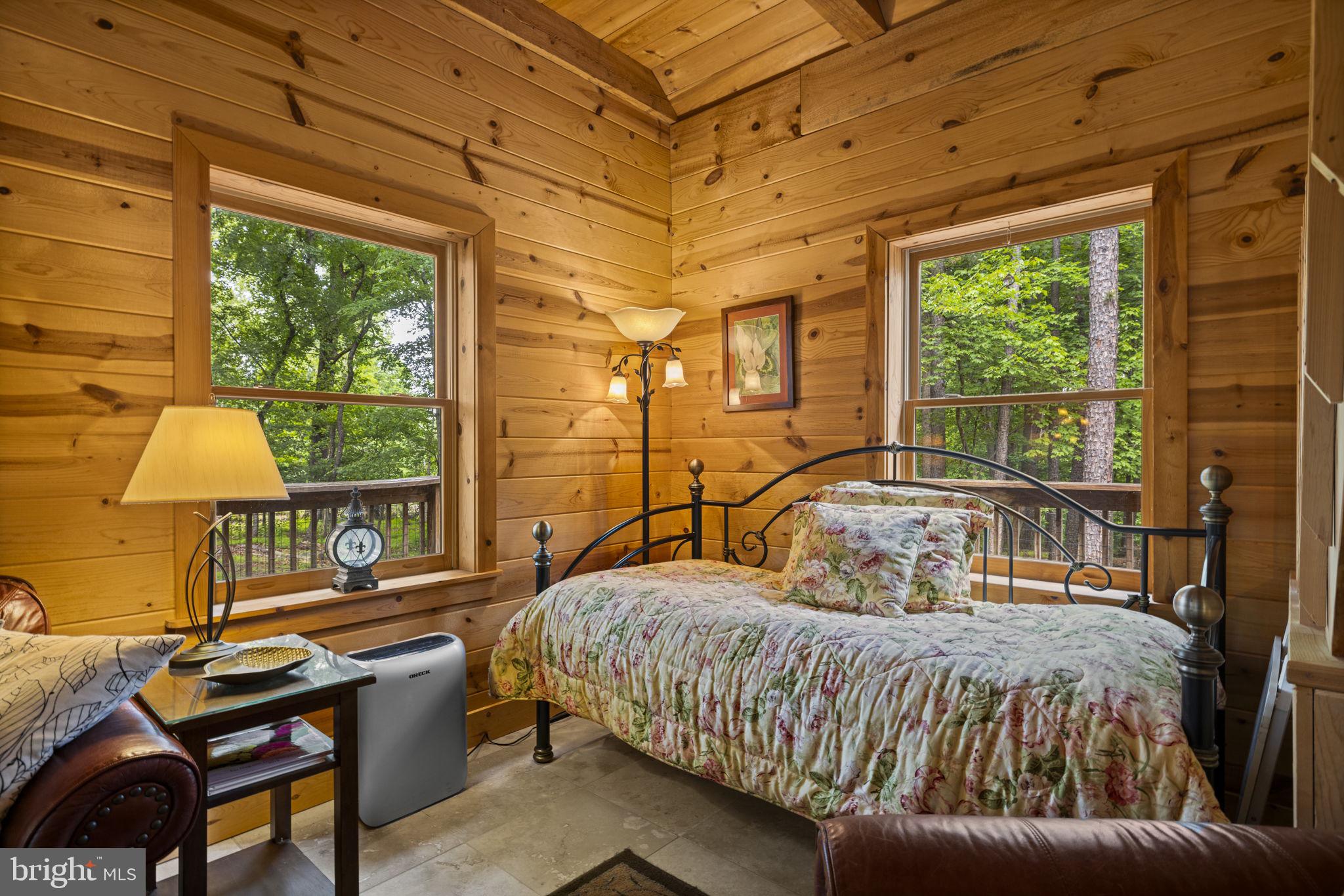 BEAVER DAM WOODS - Residential