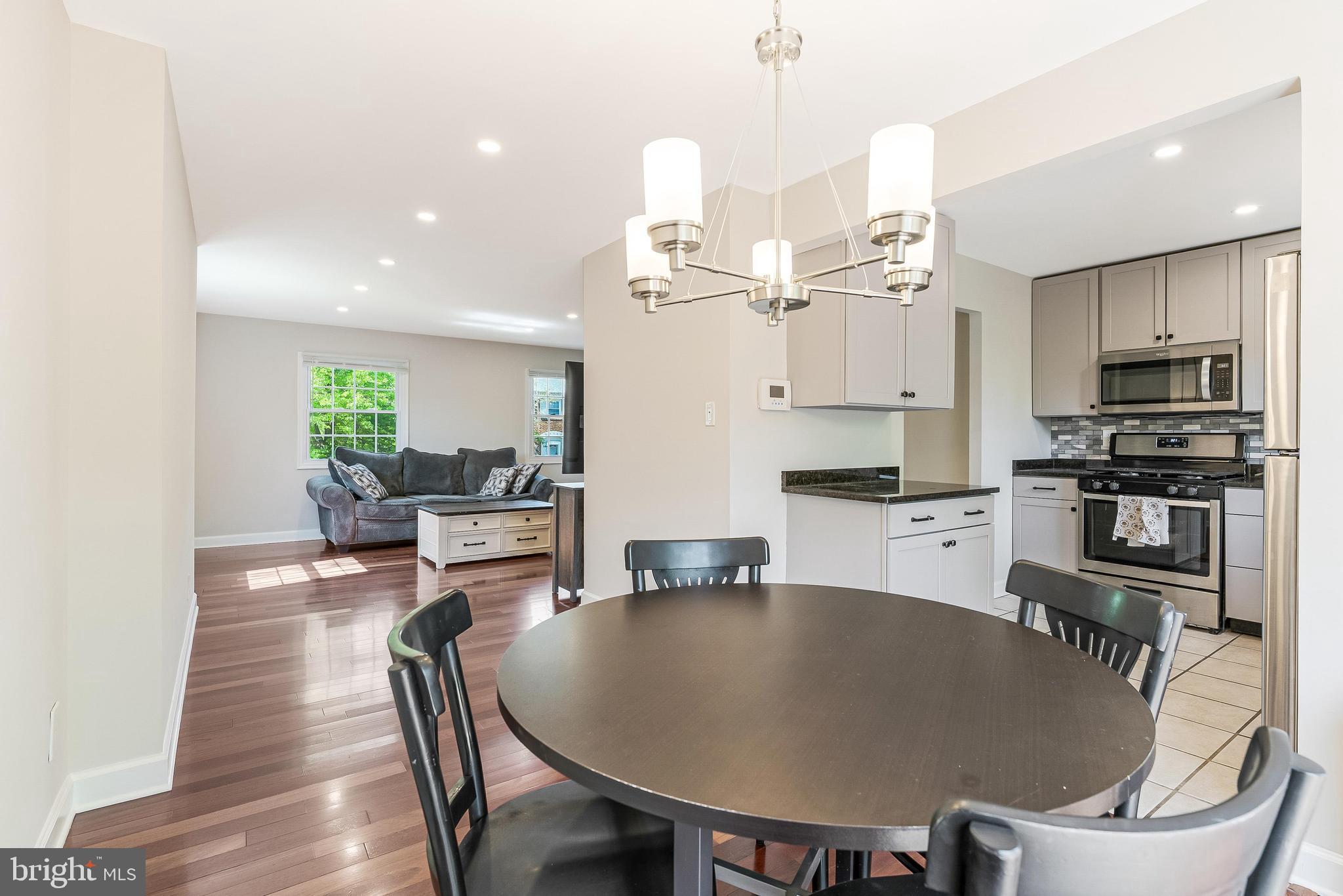 LONDON TOWN WEST - Residential