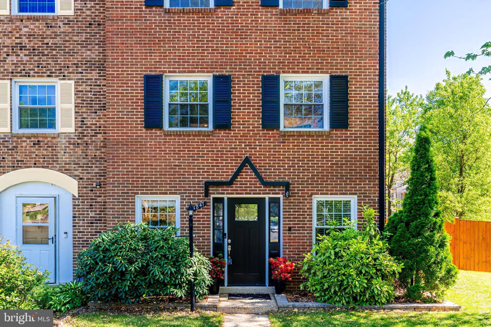 LONDON TOWN WEST - Residential