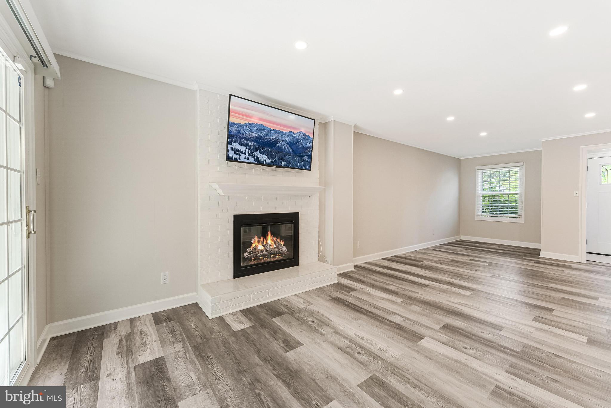 LONDON TOWN WEST - Residential