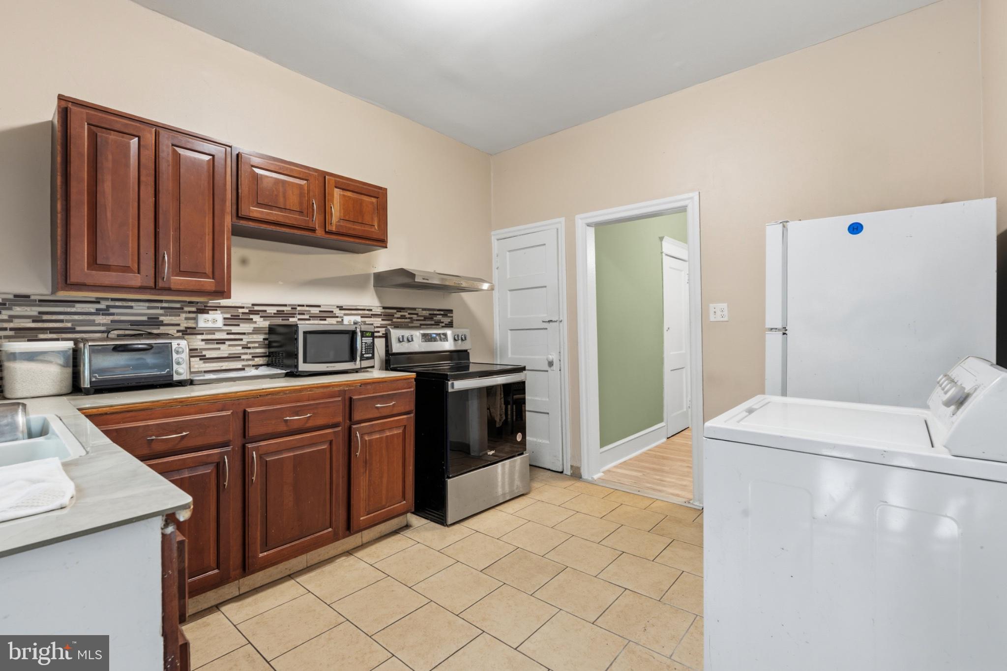 PHILADELPHIA (SOUTHWEST) - Residential