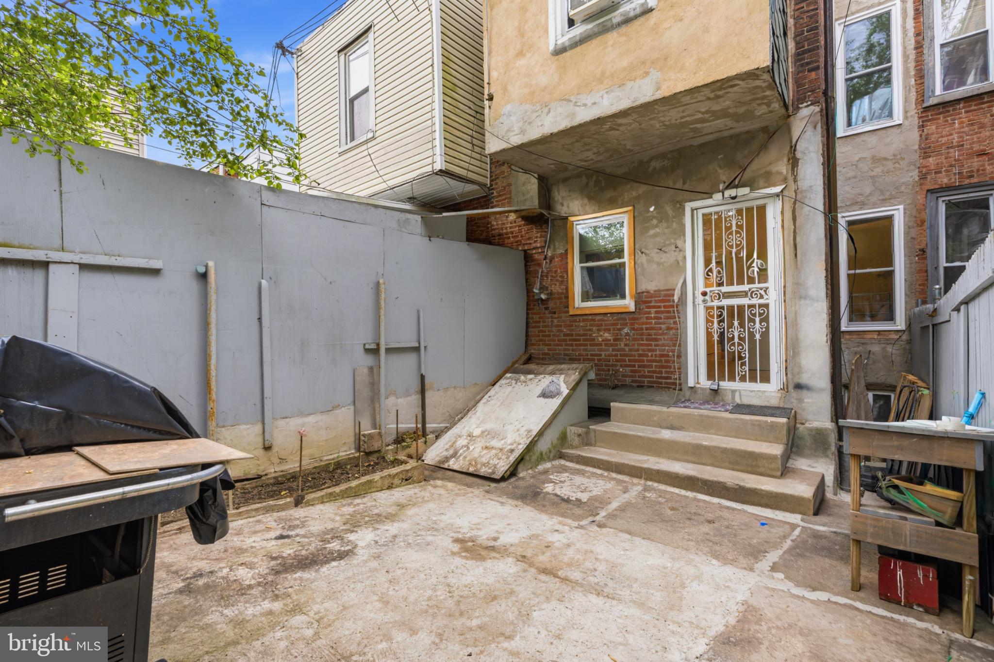 PHILADELPHIA (SOUTHWEST) - Residential