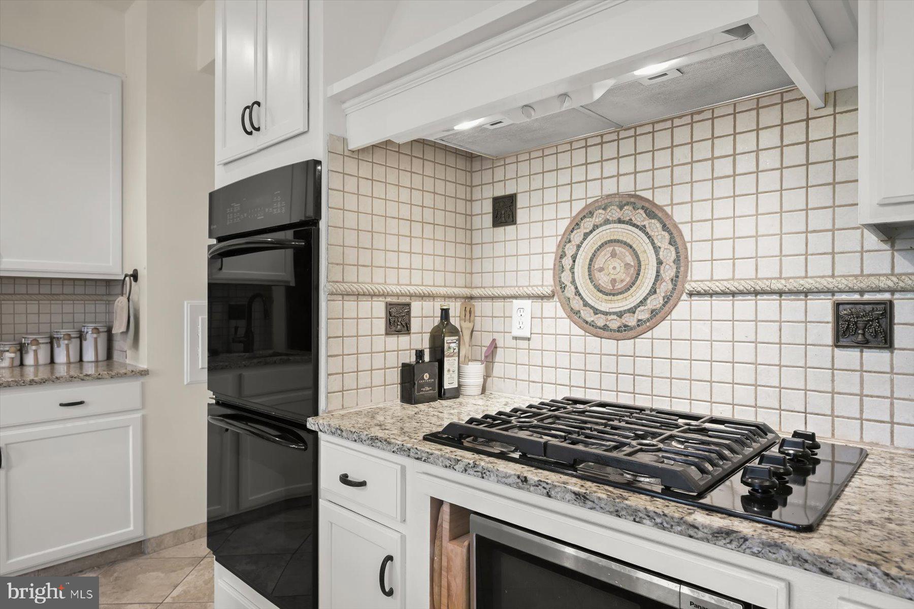 GRAYSTONE FARMS ESTATES - Residential