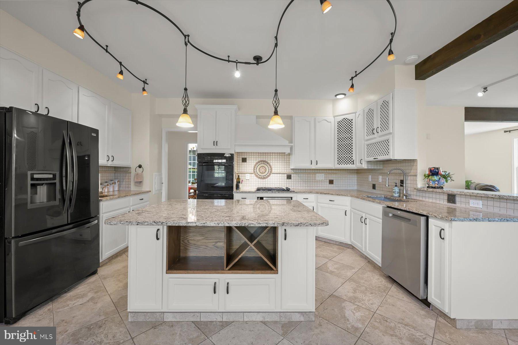 GRAYSTONE FARMS ESTATES - Residential