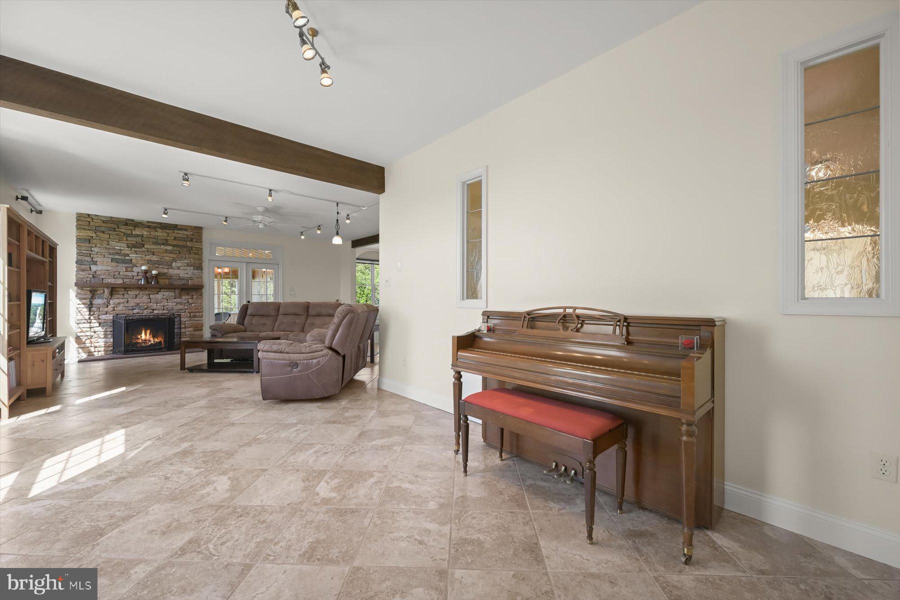 GRAYSTONE FARMS ESTATES - Residential